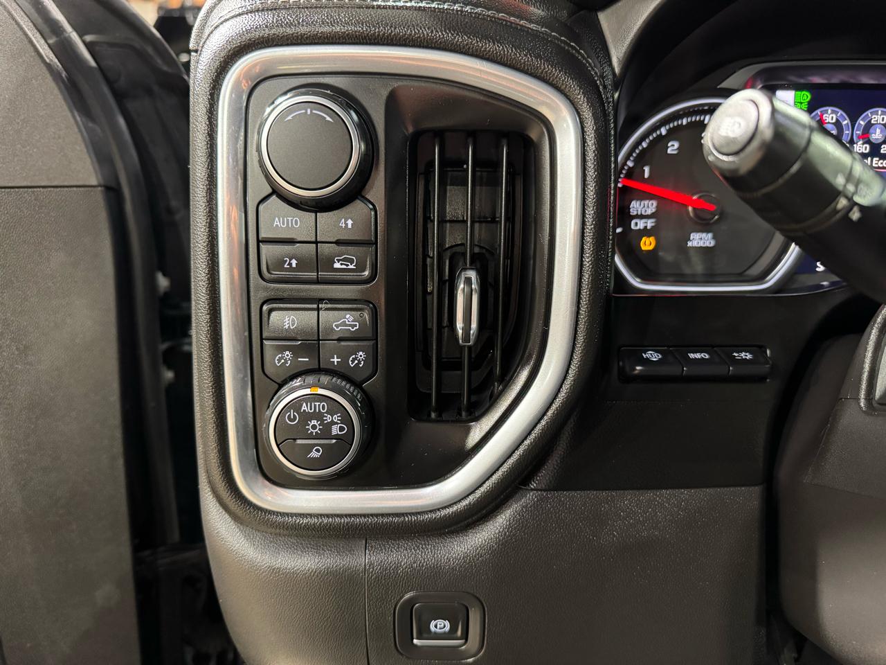 Chevrolet Silverado 1500 4WD Crew Cab 147" LTZ 2019