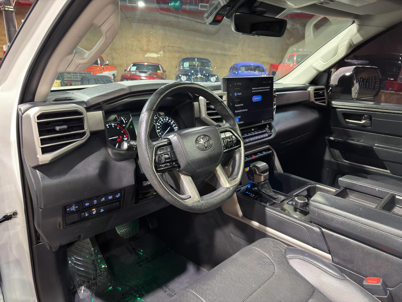 Toyota Tundra 2WD Limited CrewMax 5.5' Bed (Natl) 2023