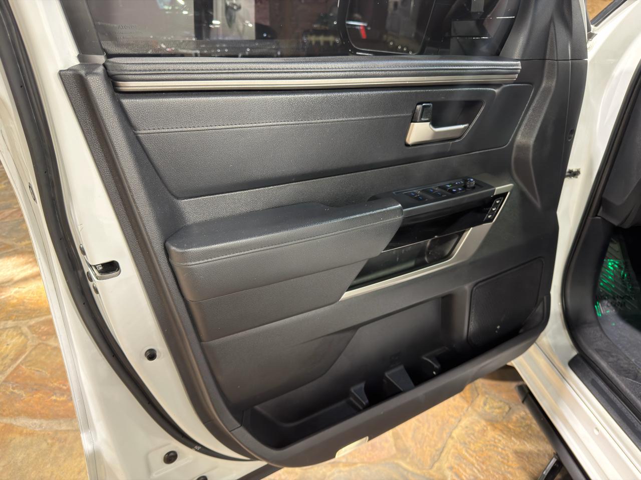 Toyota Tundra 2WD Limited CrewMax 5.5' Bed (Natl) 2023