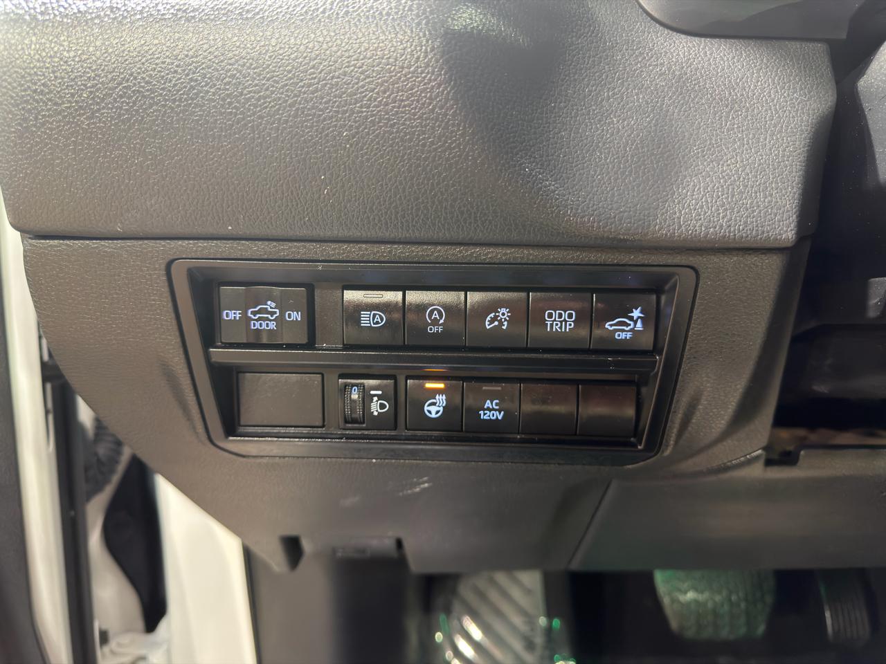 Toyota Tundra 2WD Limited CrewMax 5.5' Bed (Natl) 2023