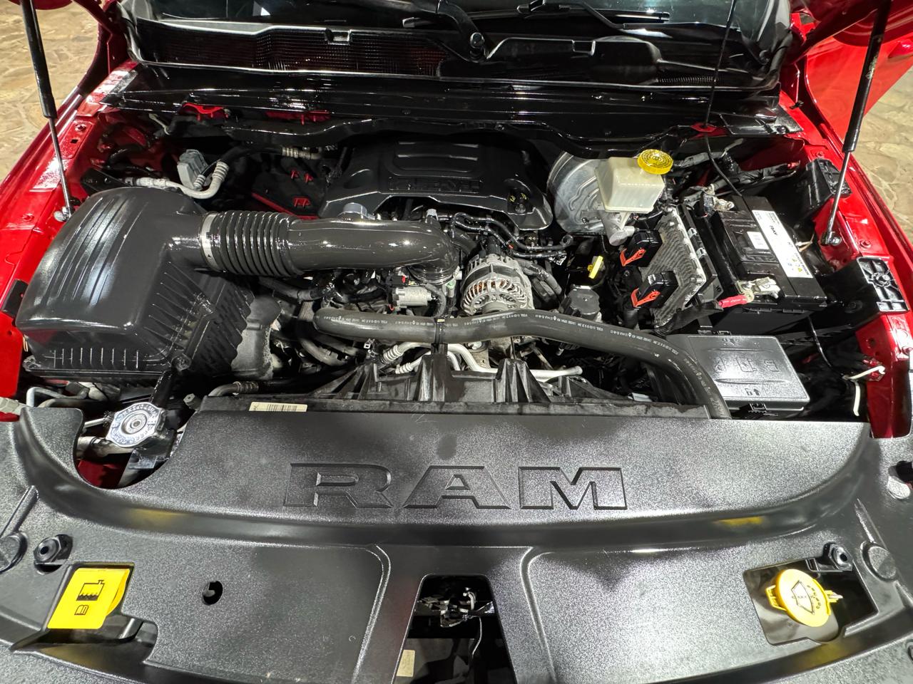 RAM 1500 Big Horn 4x2 Crew Cab 5'7" Box 2020