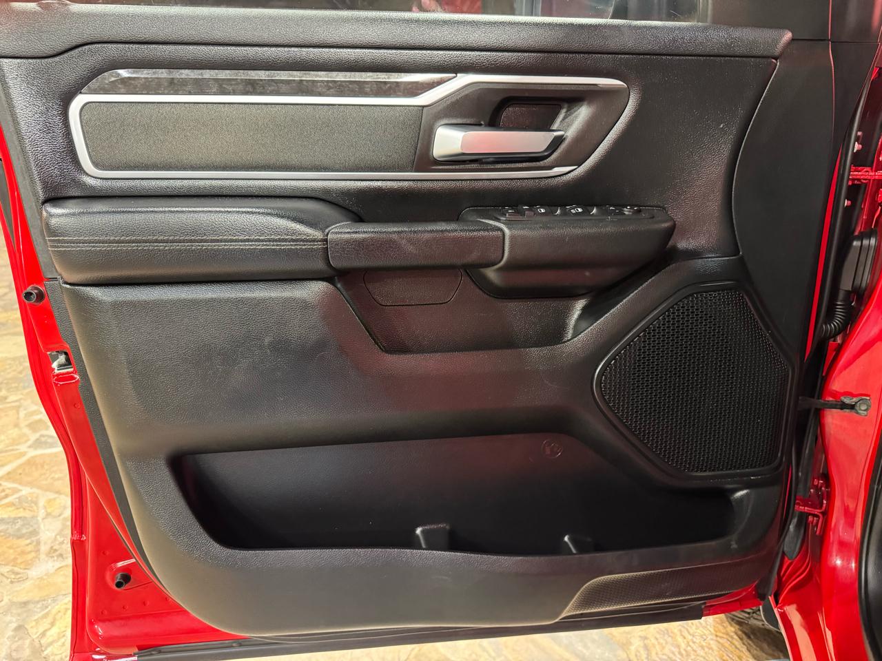 RAM 1500 Big Horn 4x2 Crew Cab 5'7" Box 2020