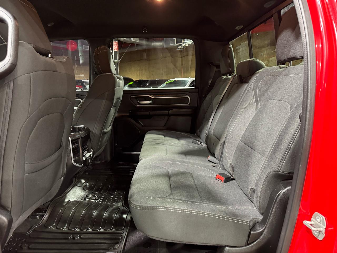 RAM 1500 Big Horn 4x2 Crew Cab 5'7" Box 2020