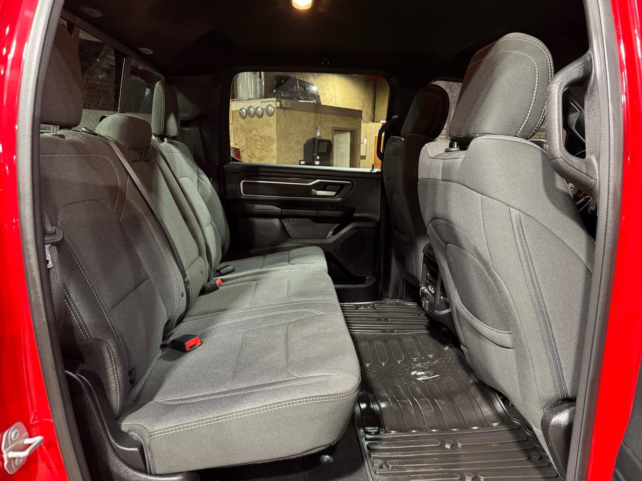 RAM 1500 Big Horn 4x2 Crew Cab 5'7" Box 2020