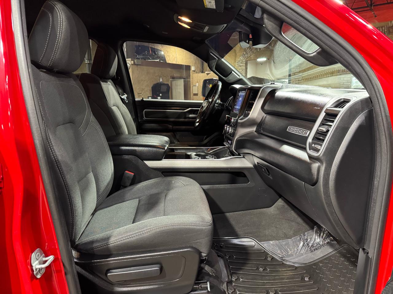 RAM 1500 Big Horn 4x2 Crew Cab 5'7" Box 2020