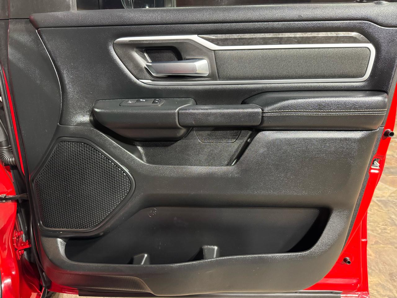 RAM 1500 Big Horn 4x2 Crew Cab 5'7" Box 2020