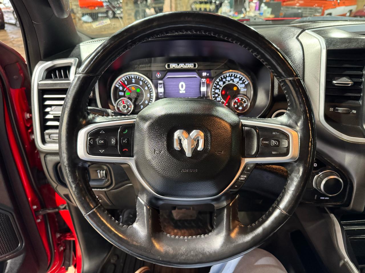 RAM 1500 Big Horn 4x2 Crew Cab 5'7" Box 2020