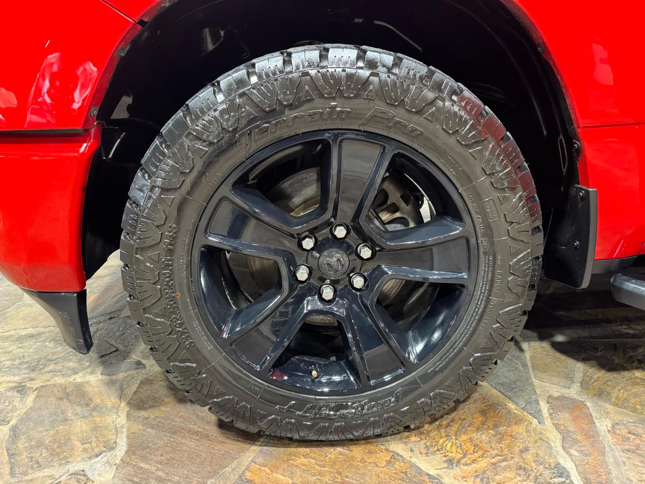 RAM 1500 Big Horn 4x2 Crew Cab 5'7" Box 2020