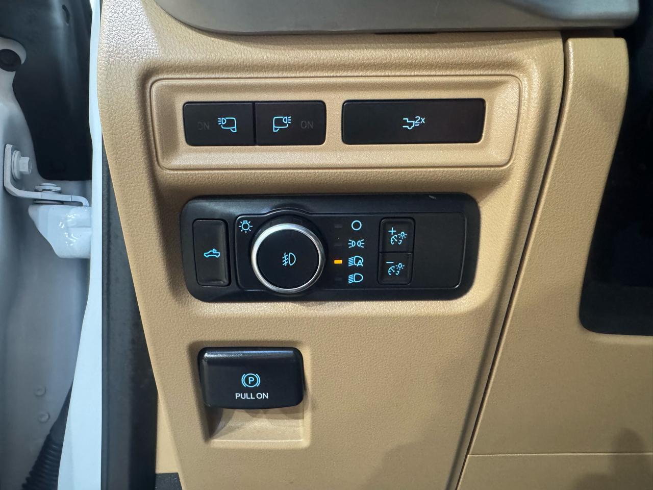 Ford F-150 XLT 2WD SuperCrew 5.5' Box 2023