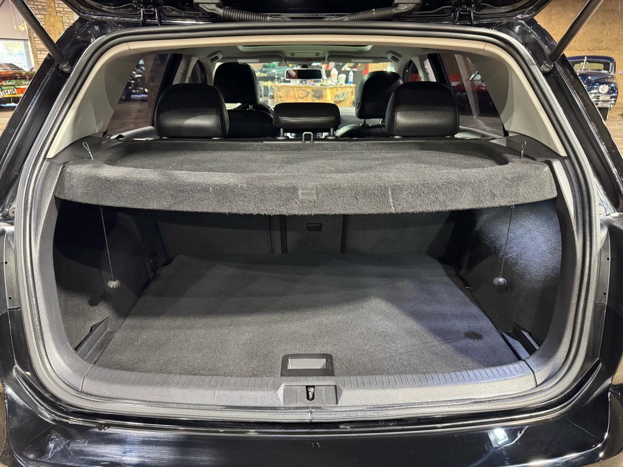 Volkswagen Golf 1.8T 4-Door Wolfsburg Edition Auto 2017