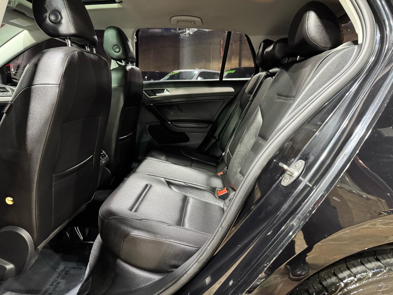 Volkswagen Golf 1.8T 4-Door Wolfsburg Edition Auto 2017