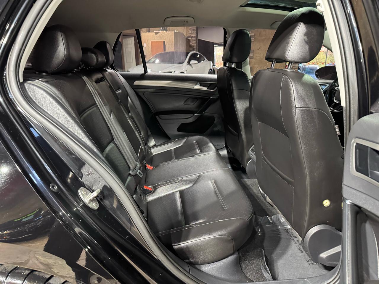 Volkswagen Golf 1.8T 4-Door Wolfsburg Edition Auto 2017