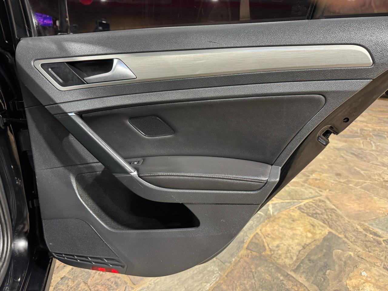 Volkswagen Golf 1.8T 4-Door Wolfsburg Edition Auto 2017