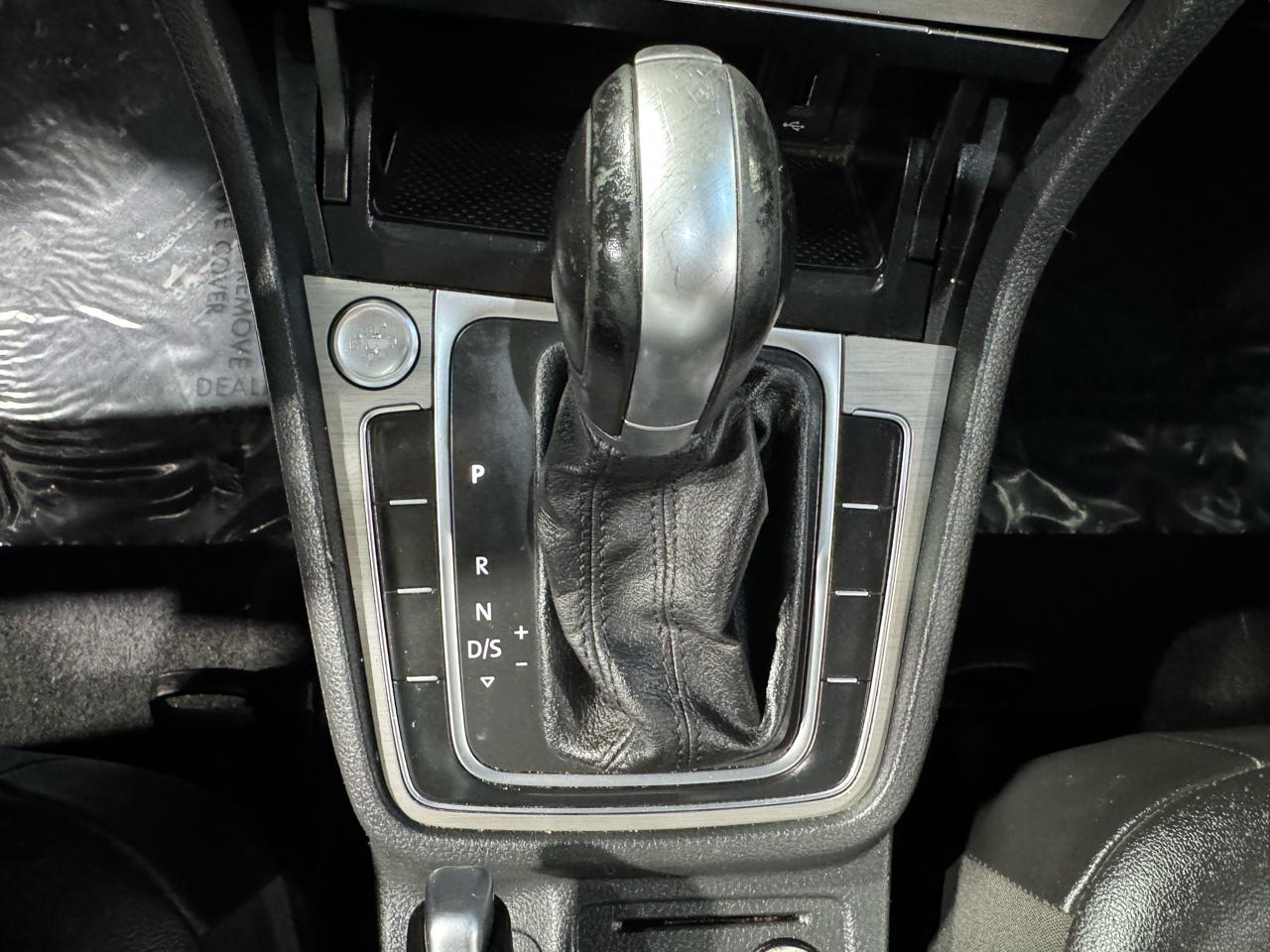 Volkswagen Golf 1.8T 4-Door Wolfsburg Edition Auto 2017