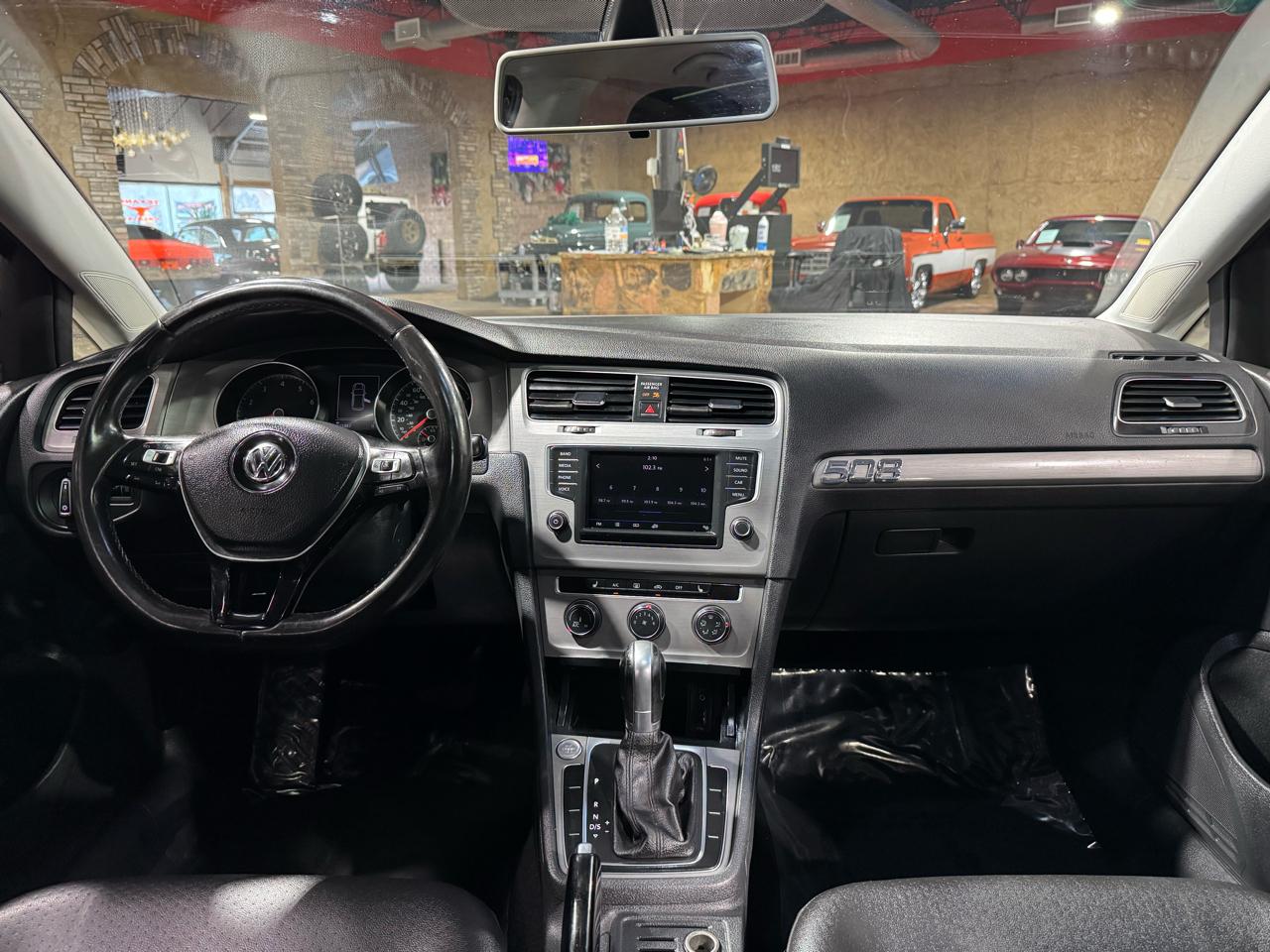 Volkswagen Golf 1.8T 4-Door Wolfsburg Edition Auto 2017