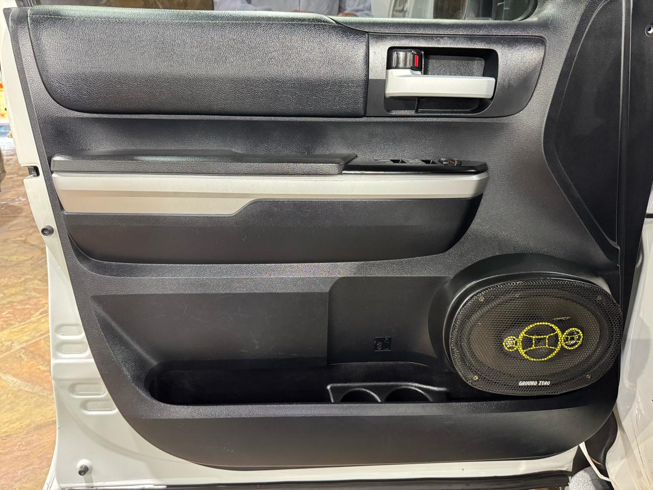 Toyota Tundra 2WD Truck CrewMax 4.6L V8 6-Spd AT SR5 (Natl) 2014