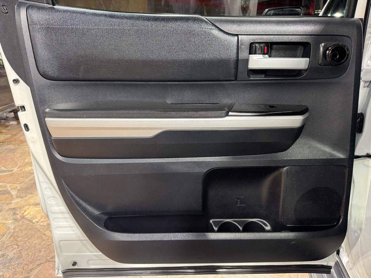 Toyota Tundra 2WD Truck CrewMax 4.6L V8 6-Spd AT SR5 (Natl) 2014