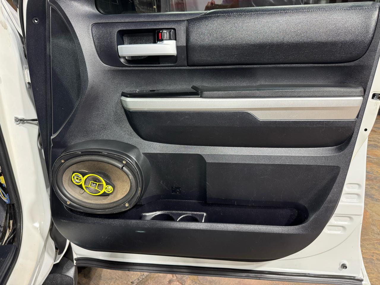 Toyota Tundra 2WD Truck CrewMax 4.6L V8 6-Spd AT SR5 (Natl) 2014