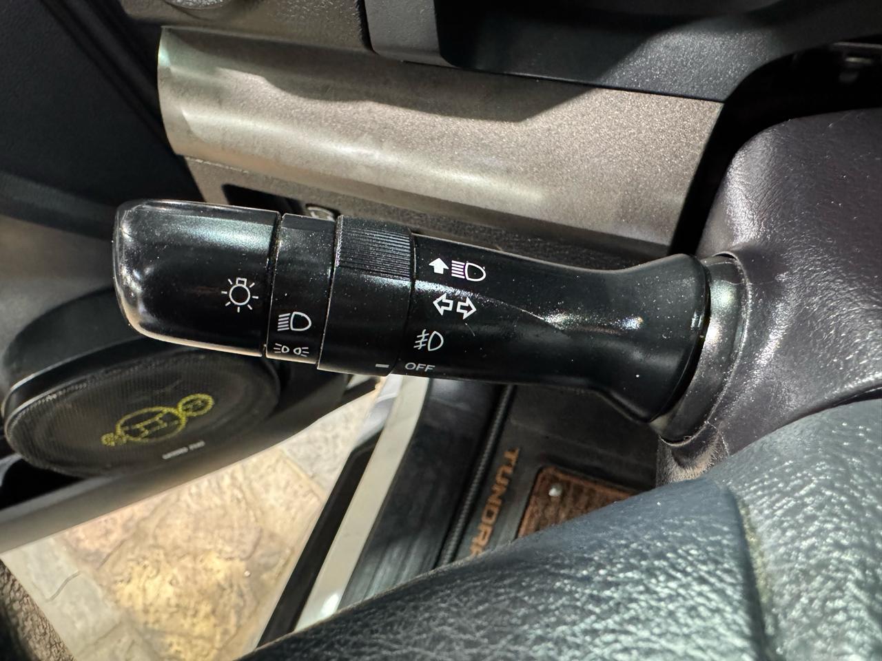 Toyota Tundra 2WD Truck CrewMax 4.6L V8 6-Spd AT SR5 (Natl) 2014