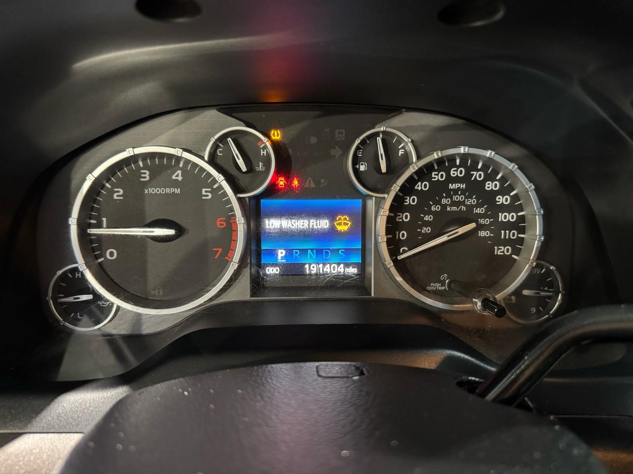 Toyota Tundra 2WD Truck CrewMax 4.6L V8 6-Spd AT SR5 (Natl) 2014