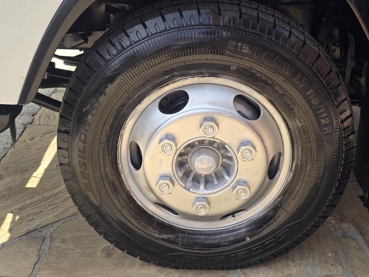 GMC W3500 GAS REG 109" WB 12000 GVWR IBT PWL 2008