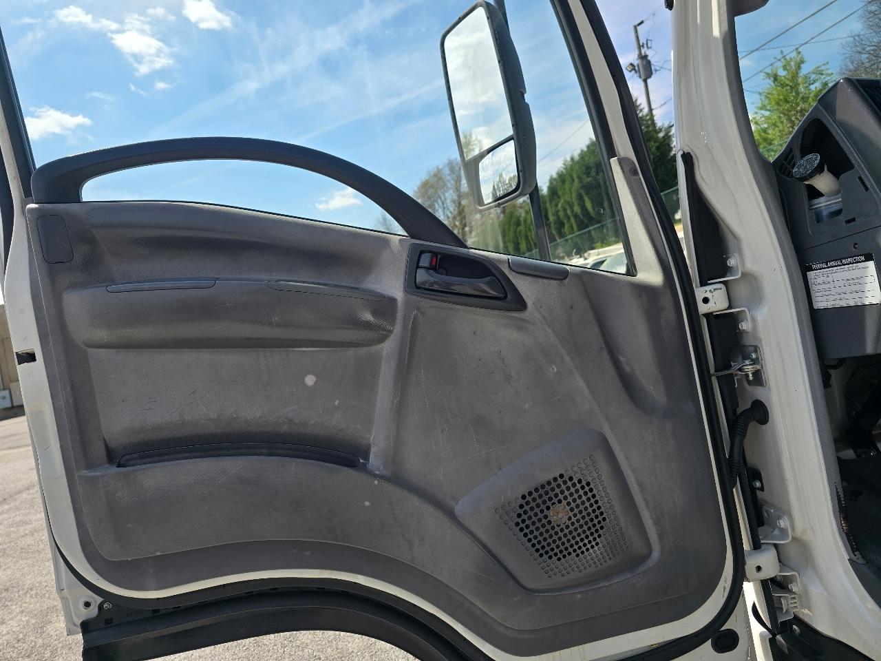 GMC W3500 GAS REG 109" WB 12000 GVWR IBT PWL 2008