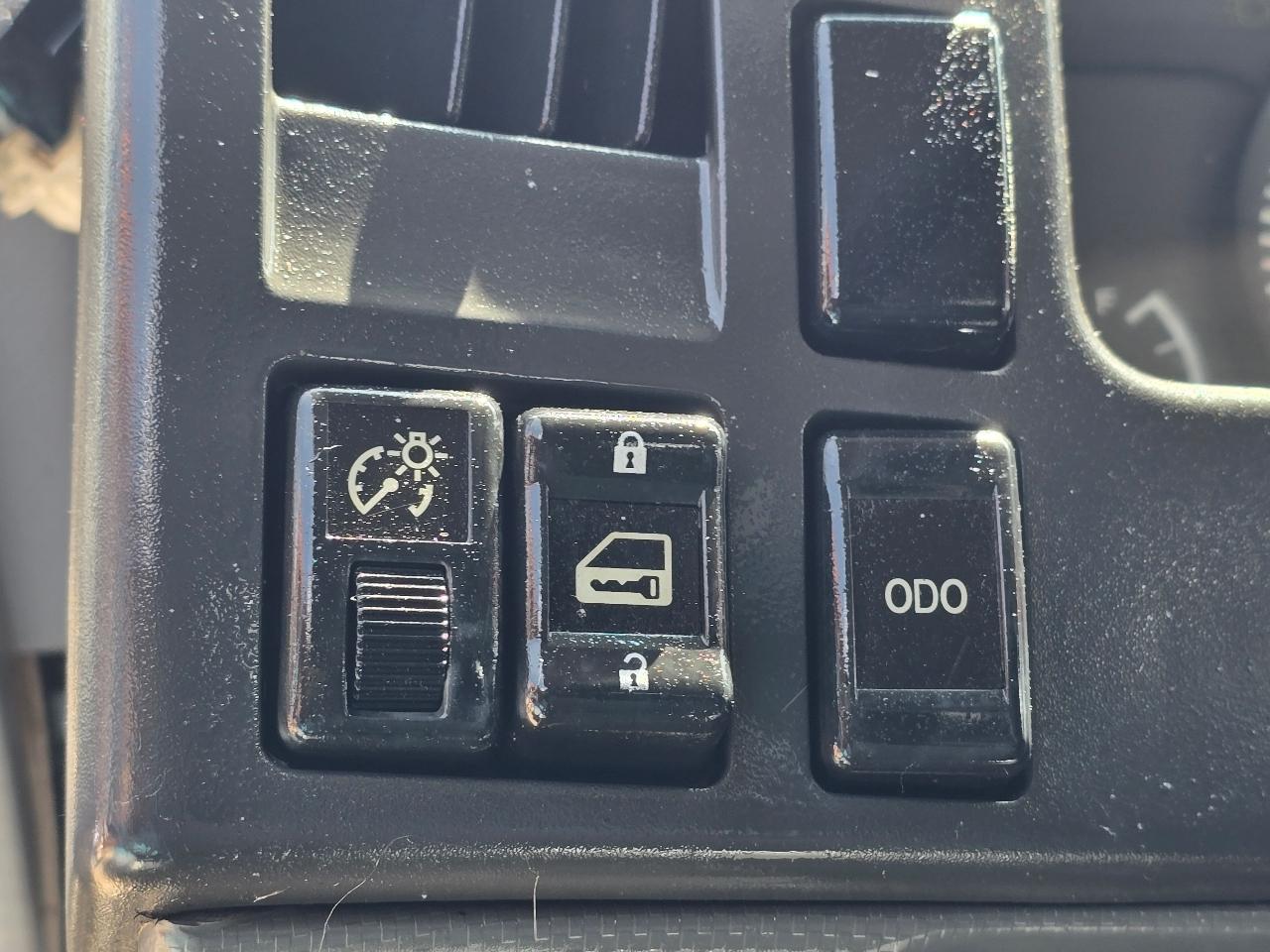 GMC W3500 GAS REG 109" WB 12000 GVWR IBT PWL 2008