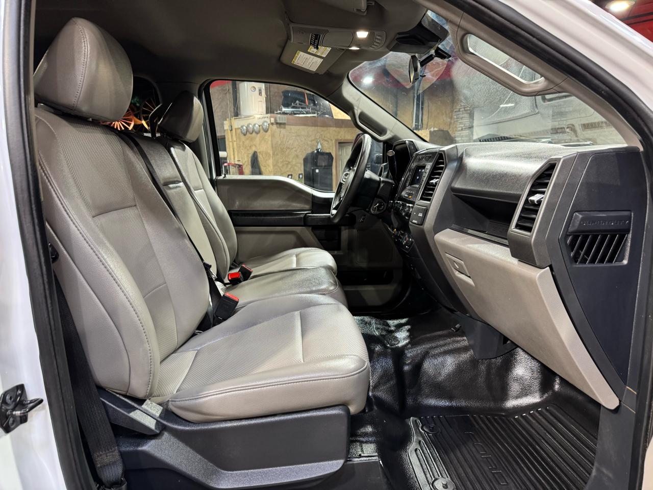 Ford Super Duty F-250 SRW King Ranch 4WD Crew Cab 8' Box 2022