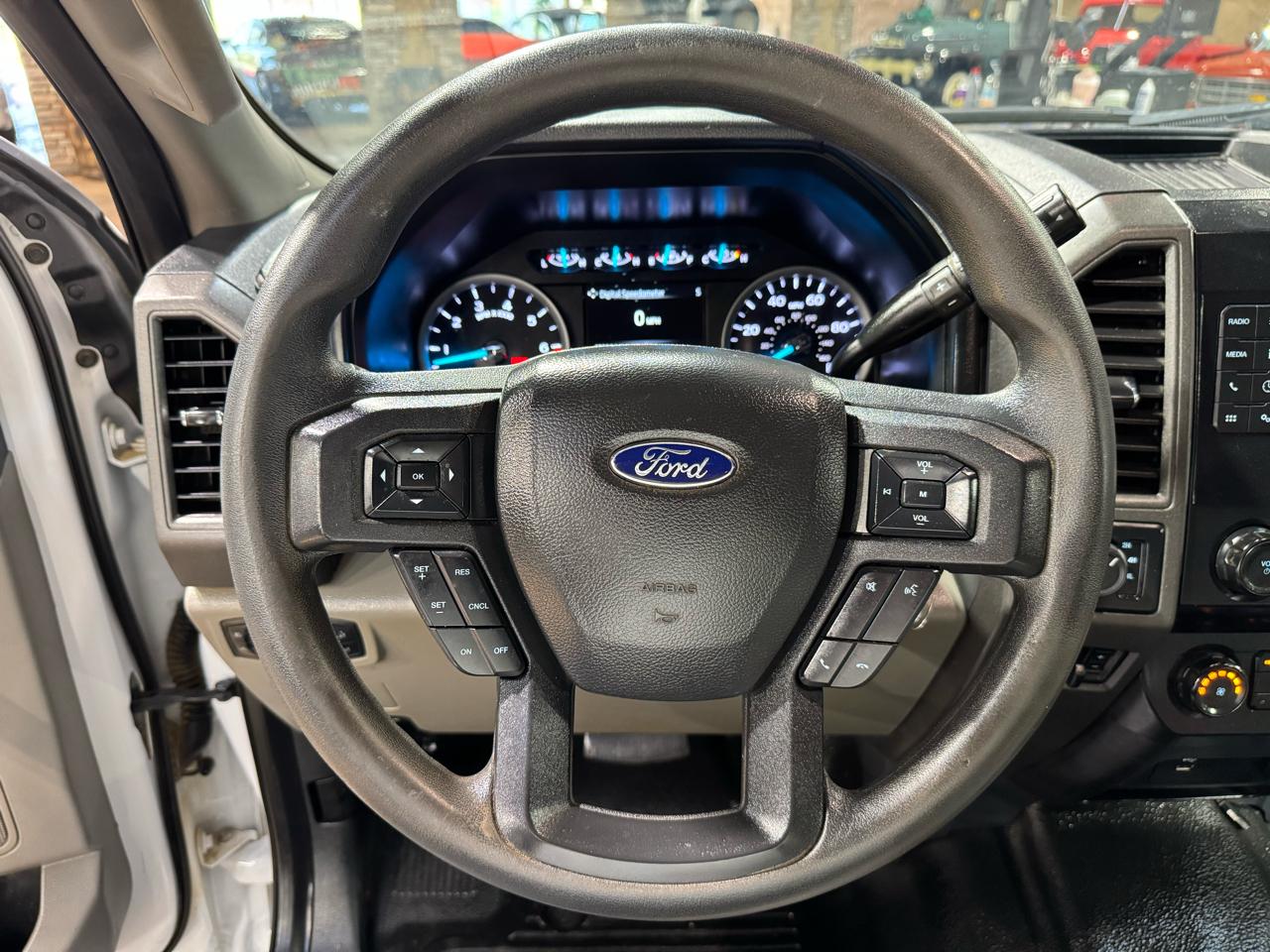 Ford Super Duty F-250 SRW King Ranch 4WD Crew Cab 8' Box 2022