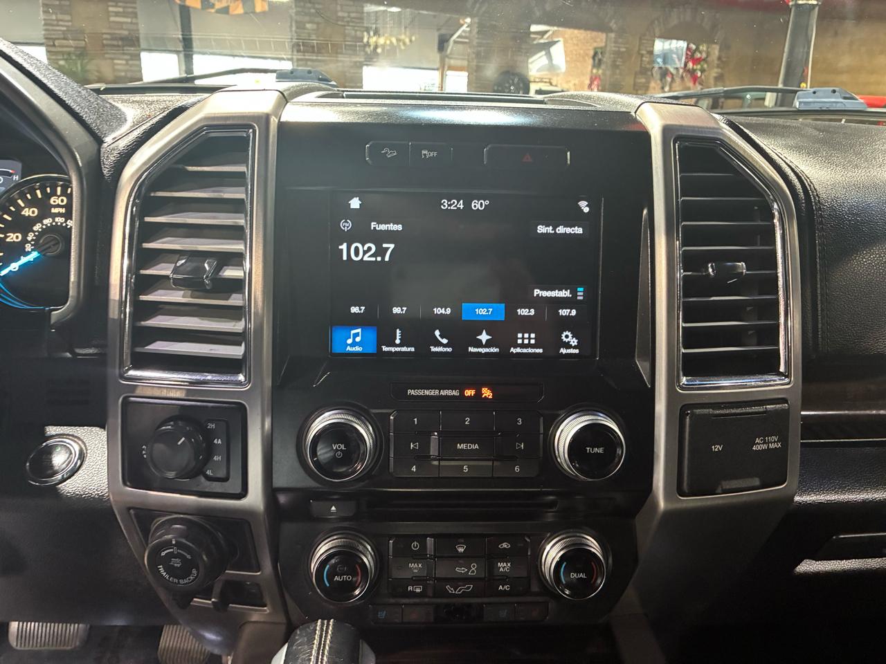 Ford F-150 4WD SuperCrew 145" Platinum 2016