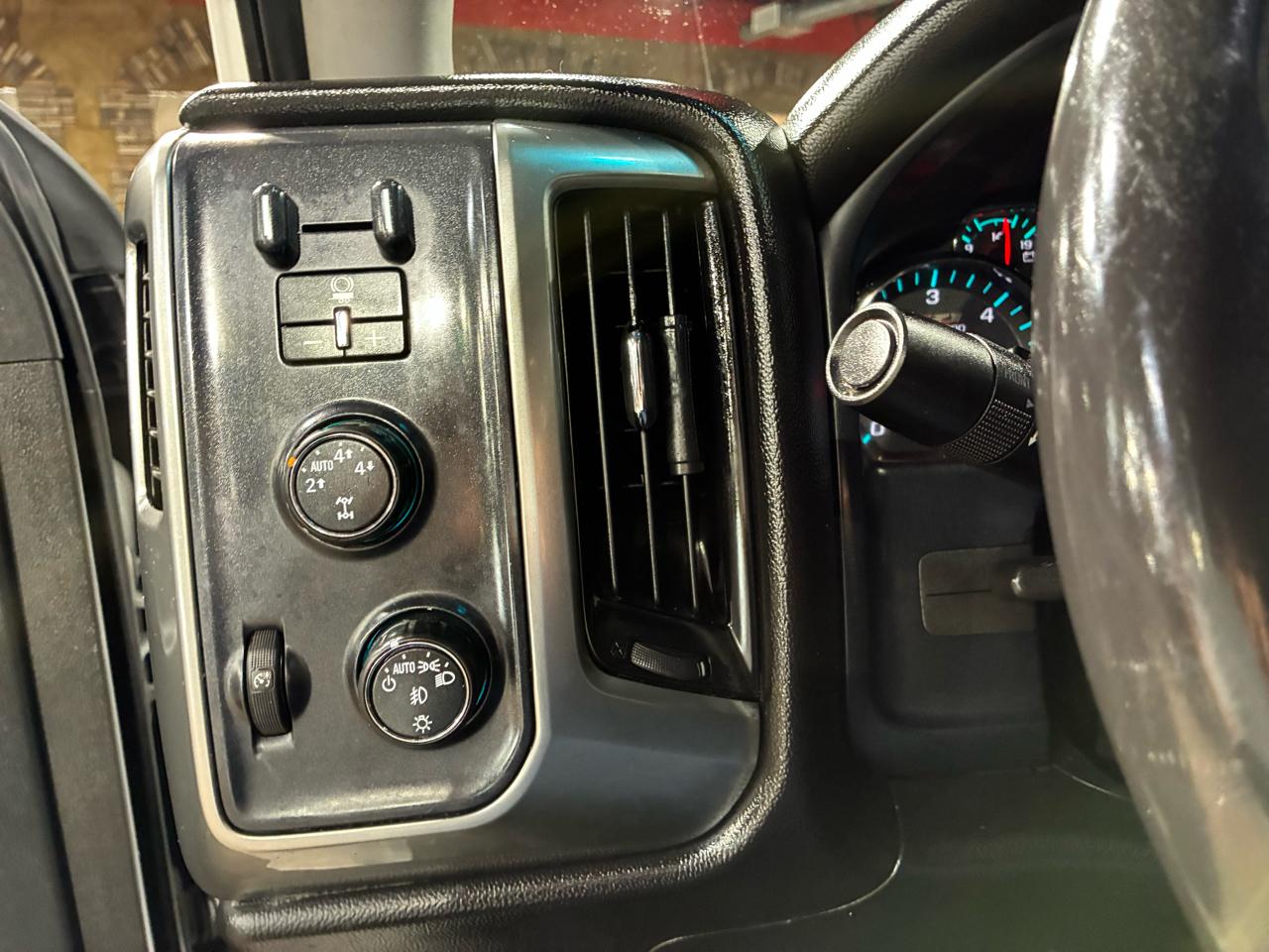 Chevrolet Silverado 1500 4WD Crew Cab 143.5" LT w/2LT 2016