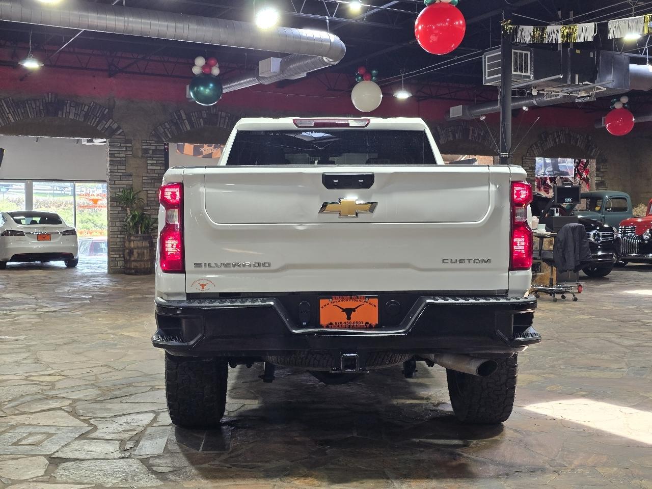 Chevrolet Silverado 2500HD 4WD Crew Cab 159" Custom 2023