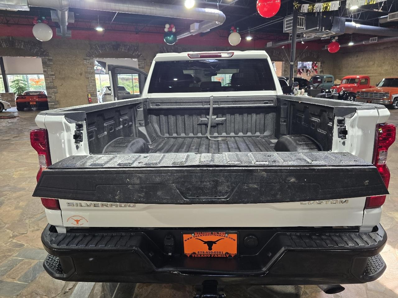 Chevrolet Silverado 2500HD 4WD Crew Cab 159" Custom 2023