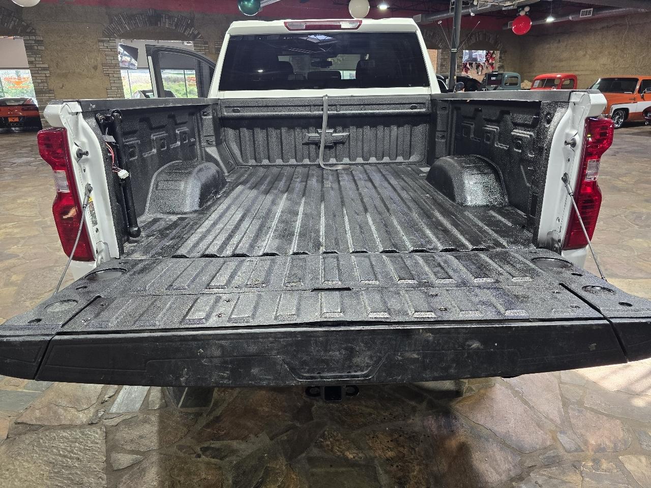 Chevrolet Silverado 2500HD 4WD Crew Cab 159" Custom 2023