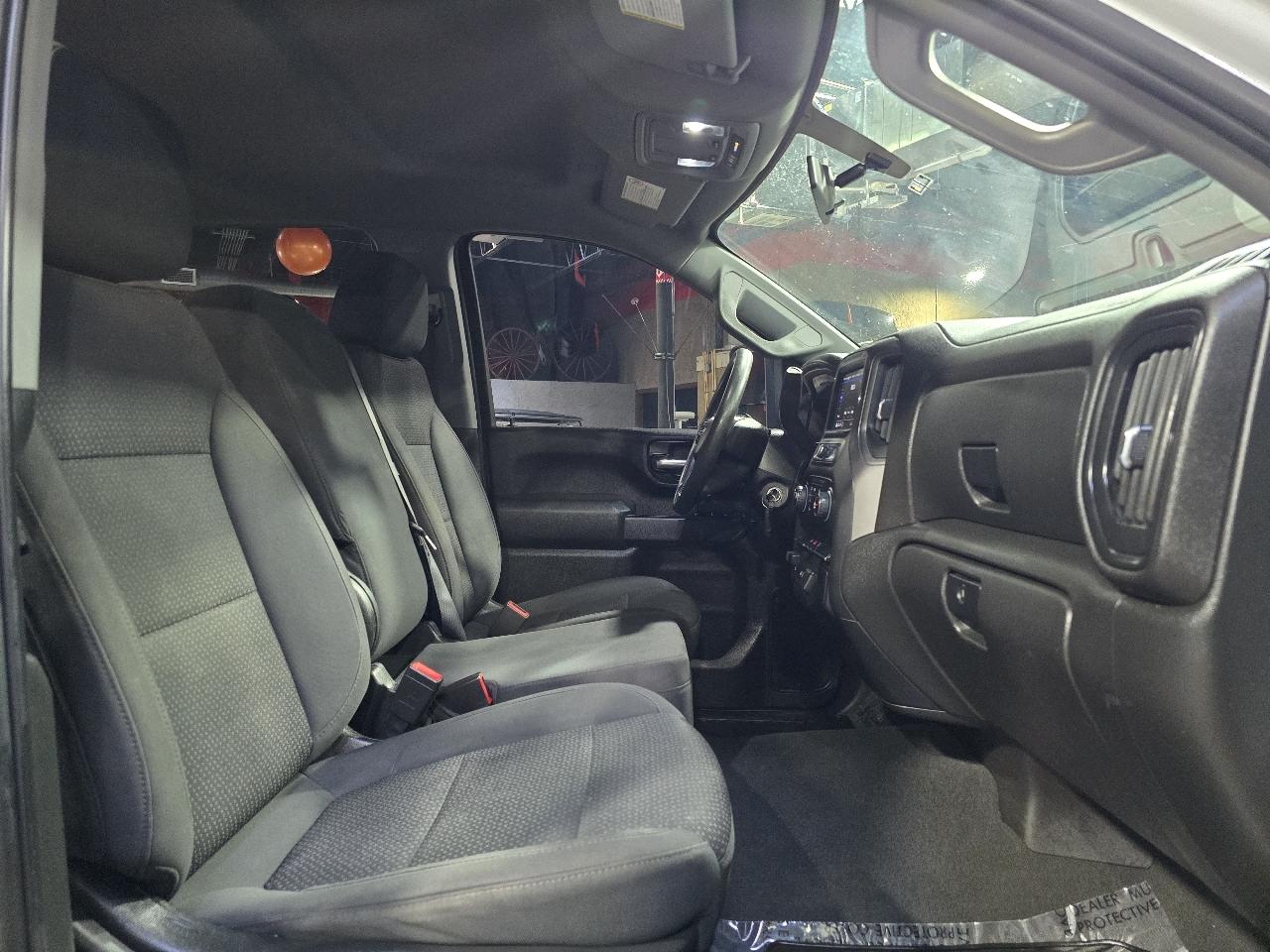 Chevrolet Silverado 2500HD 4WD Crew Cab 159" Custom 2023