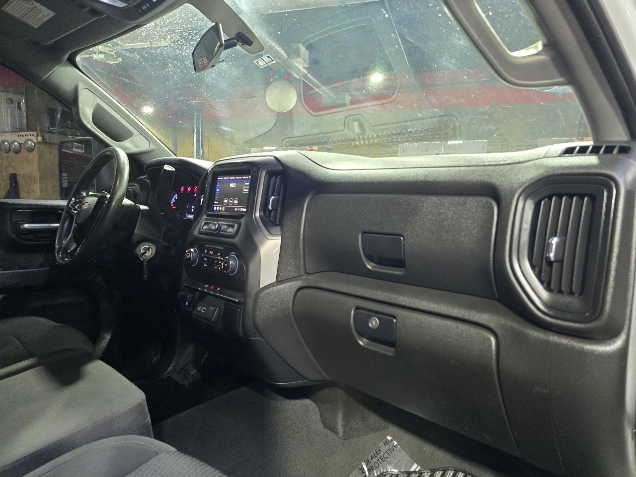 Chevrolet Silverado 2500HD 4WD Crew Cab 159" Custom 2023