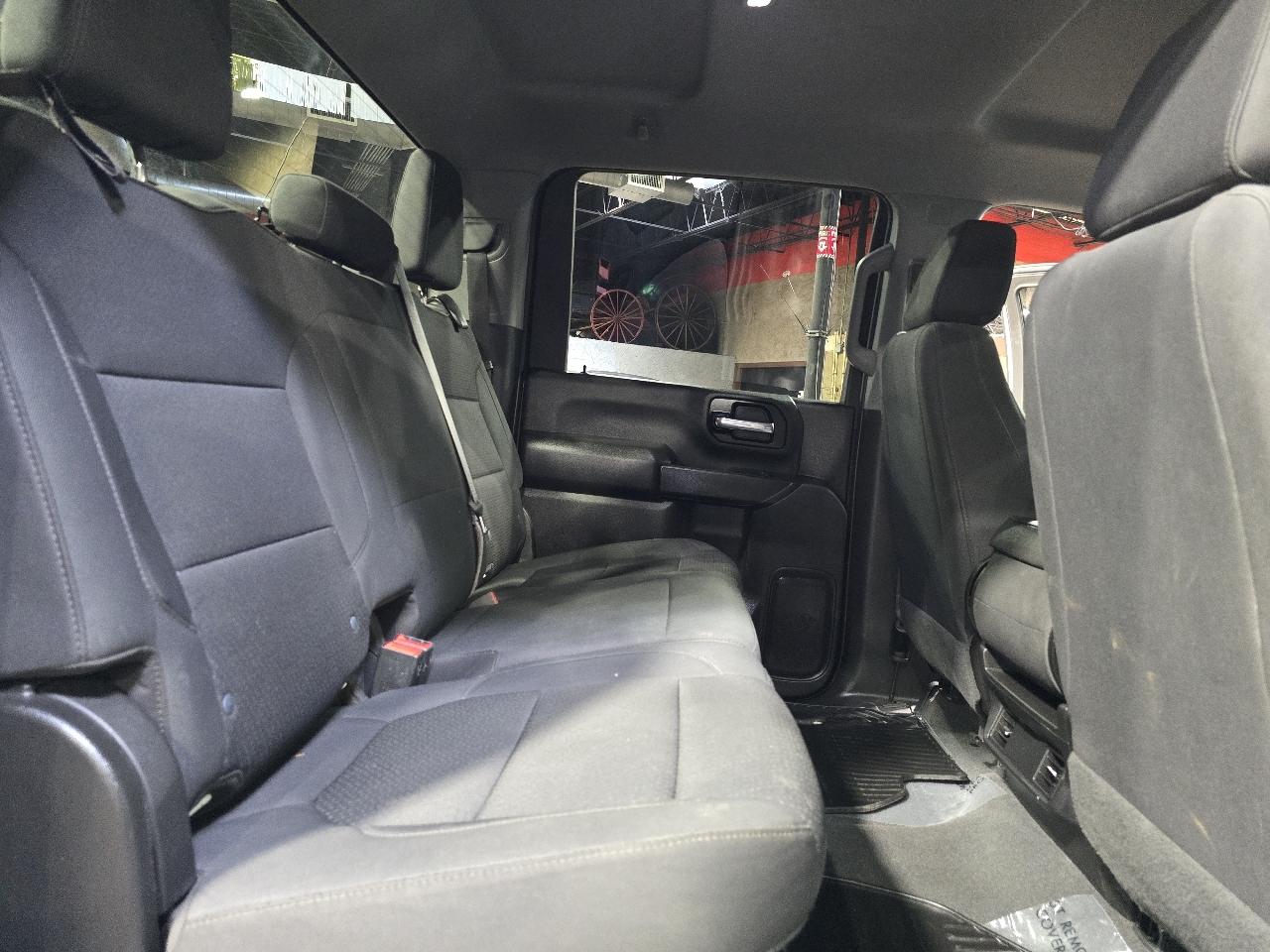 Chevrolet Silverado 2500HD 4WD Crew Cab 159" Custom 2023