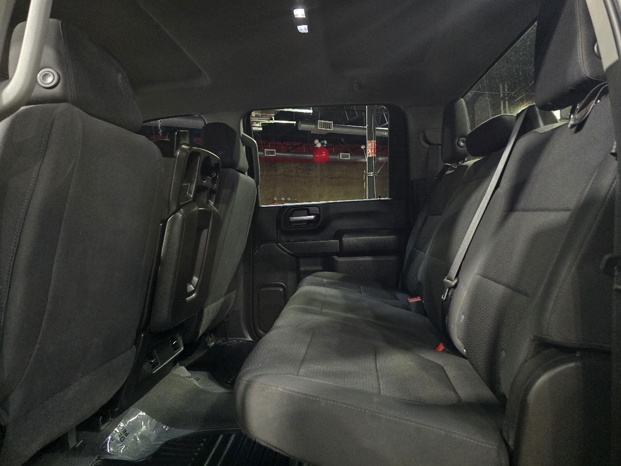 Chevrolet Silverado 2500HD 4WD Crew Cab 159" Custom 2023