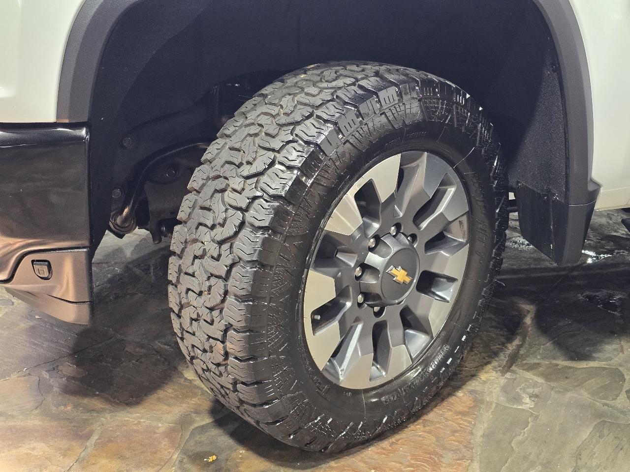 Chevrolet Silverado 2500HD 4WD Crew Cab 159" Custom 2023