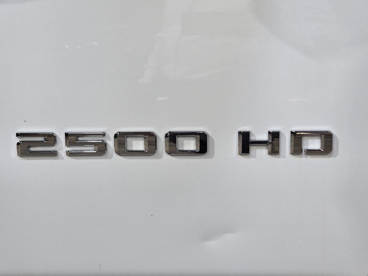 Chevrolet Silverado 2500HD 4WD Crew Cab 159" Custom 2023