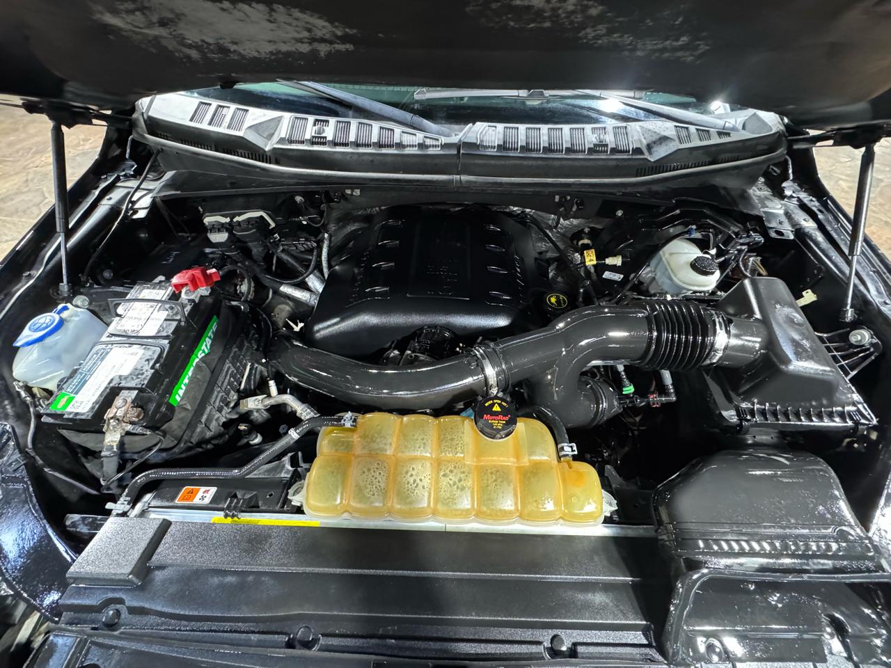 Ford F-150 4WD SuperCrew 145" Platinum 2015