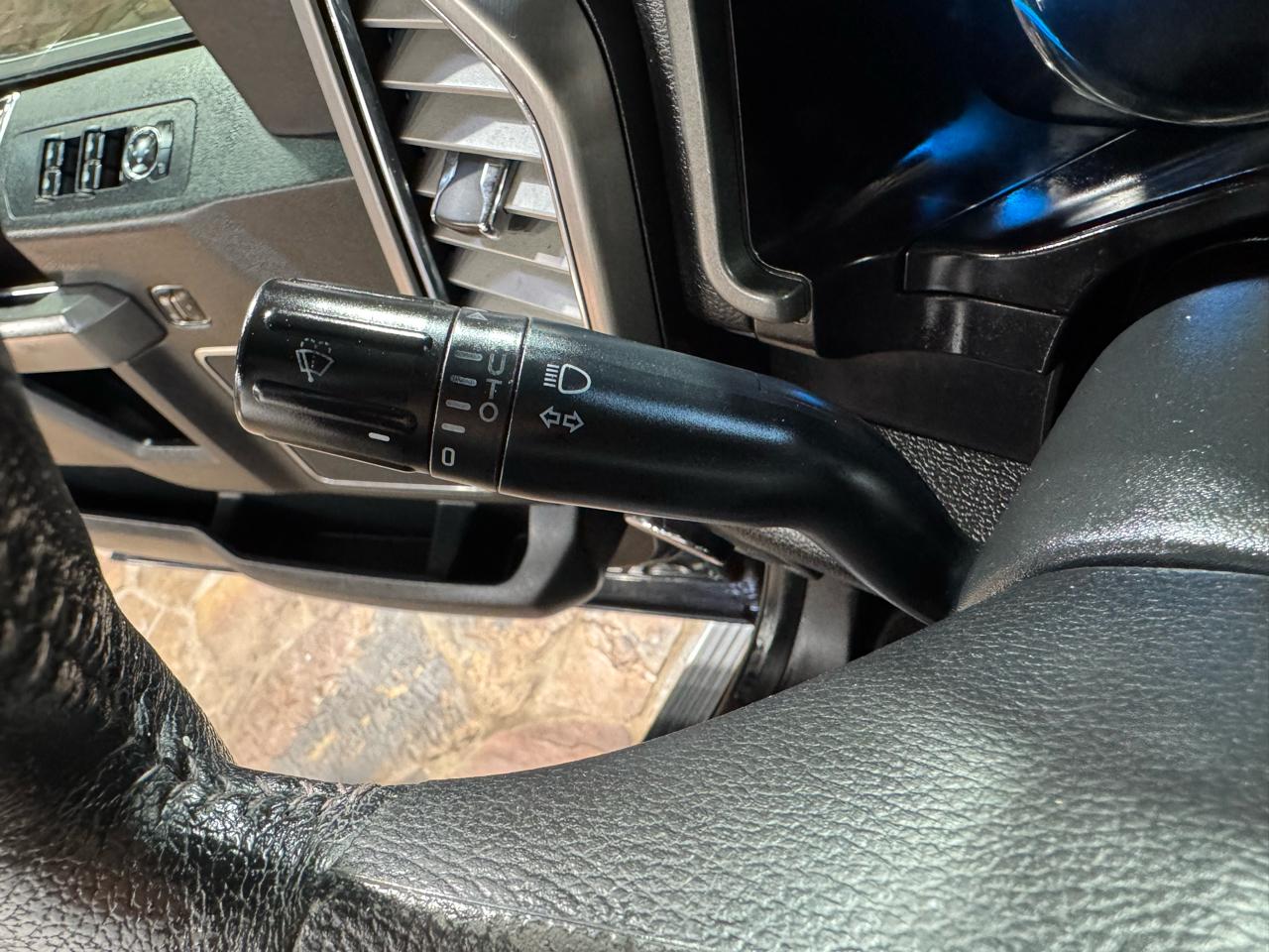 Ford F-150 4WD SuperCrew 145" Platinum 2015