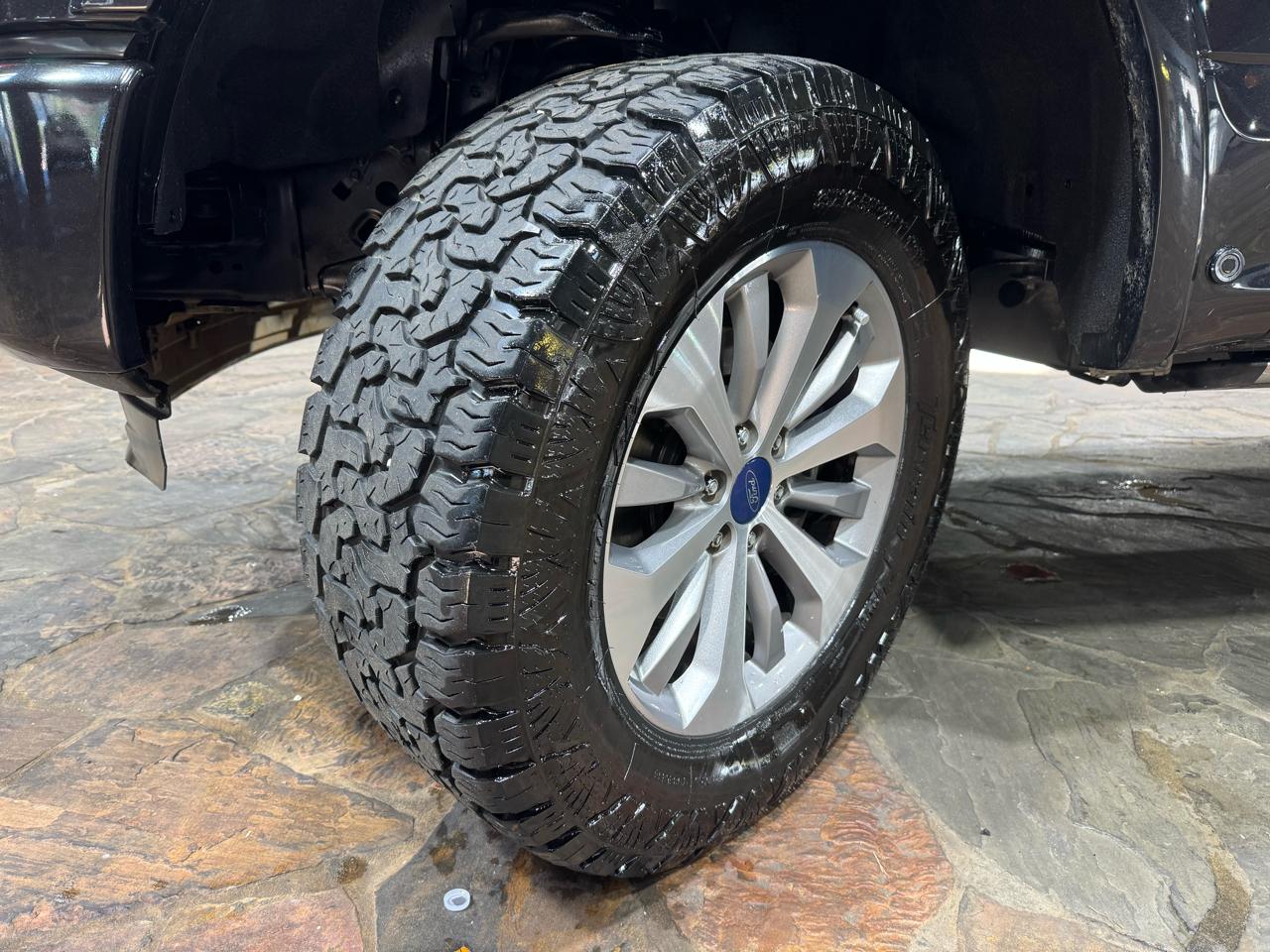 Ford F-150 4WD SuperCrew 145" Platinum 2015