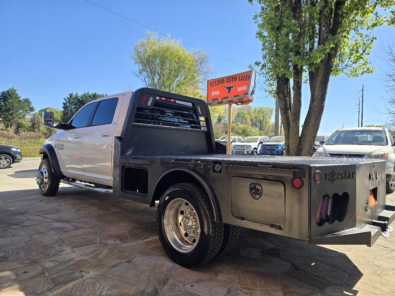 RAM 5500 Chassis Cab Laramie 4x4 Crew Cab 60" CA 173.4" WB 2017