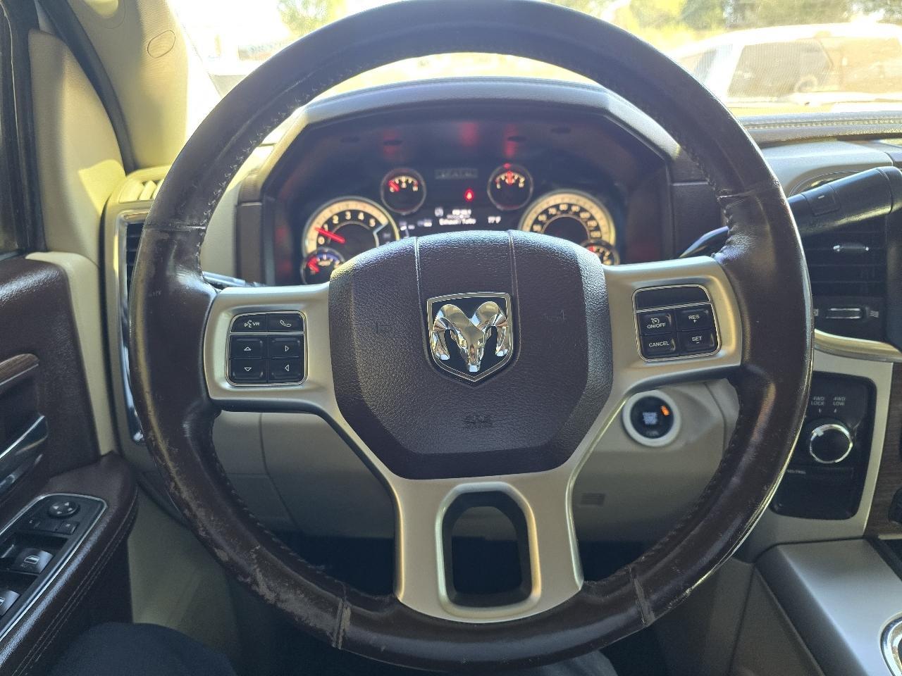 RAM 5500 Chassis Cab Laramie 4x4 Crew Cab 60" CA 173.4" WB 2017