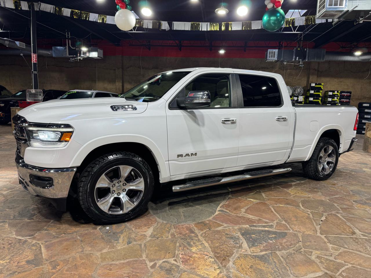 RAM 1500 Laramie 4x4 Crew Cab 6'4" Box 2019