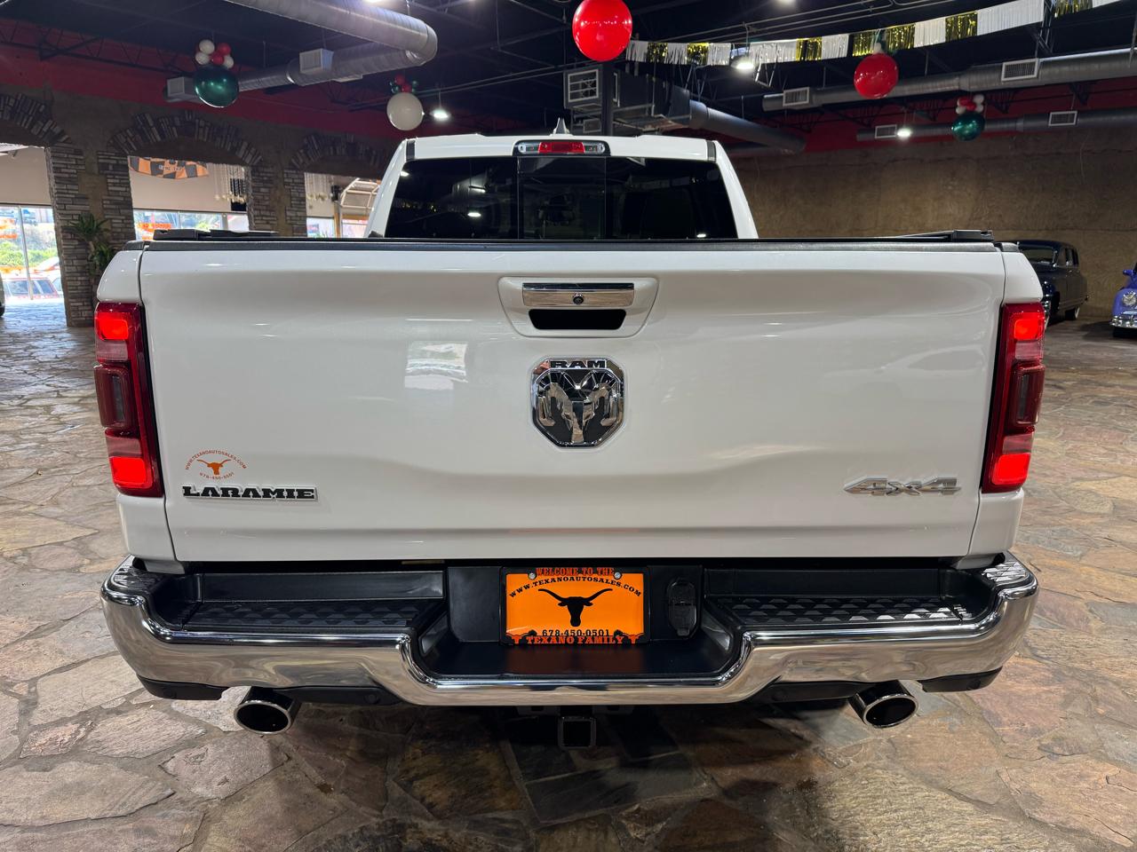 RAM 1500 Laramie 4x4 Crew Cab 6'4" Box 2019