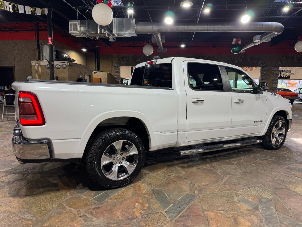 RAM 1500 Laramie 4x4 Crew Cab 6'4" Box 2019
