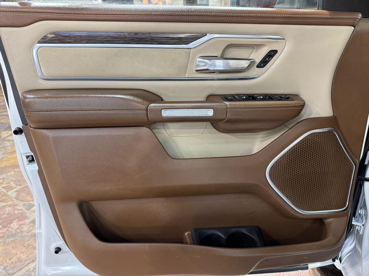 RAM 1500 Laramie 4x4 Crew Cab 6'4" Box 2019