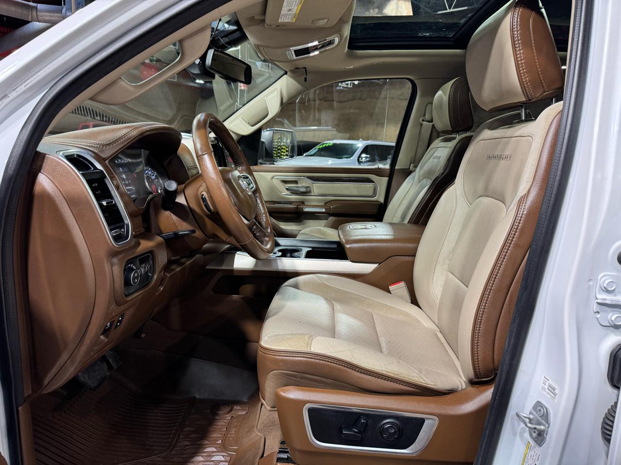 RAM 1500 Laramie 4x4 Crew Cab 6'4" Box 2019